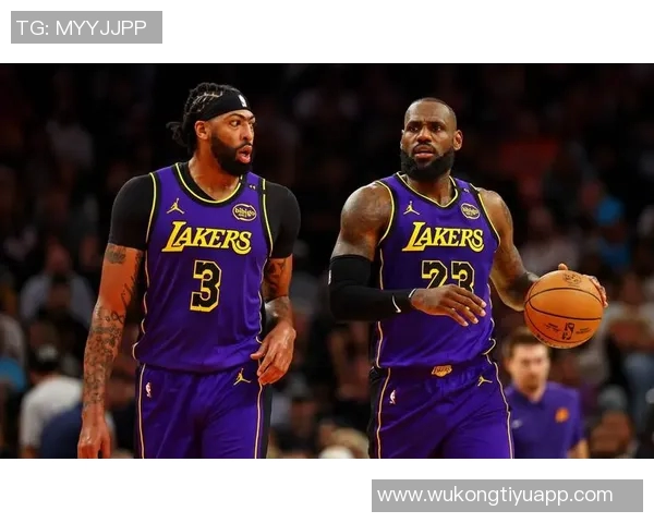 詹姆斯专注精神引领球队AD称其对教练和队友要求严格